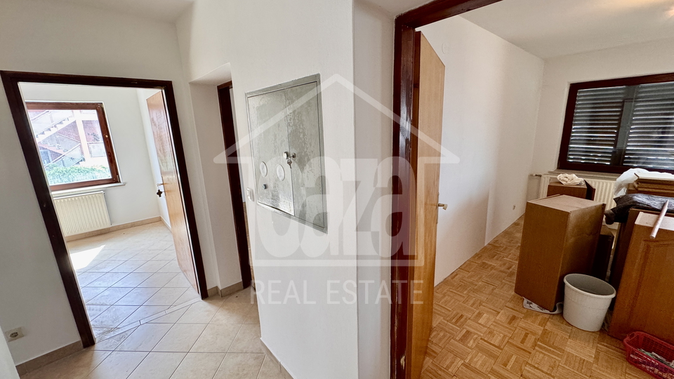&Cacute;ikovi&cacute;i &ndash; 2S&plus;DB eta&zcaron;a ku&cacute;e &plus; 110 m&sup2; tavana&comma; parking&comma; mirna lokacija