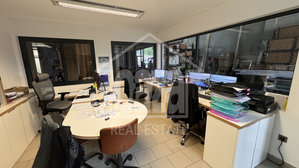 Hala &plus; uredi&comma; 600m2