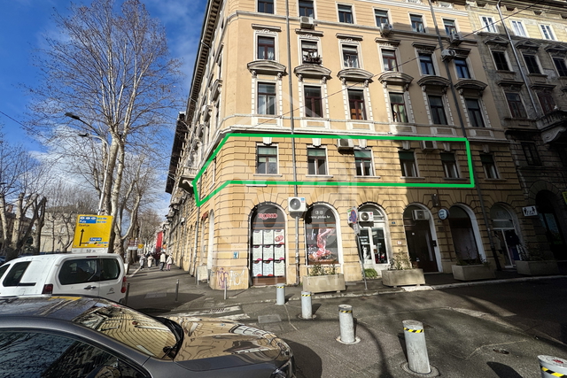 Rijeka centar, četverosobni stan na prvom katu 102,78m2