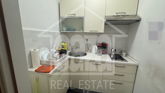 Rijeka - Centar, uredski prostor od 516 m2, 17 ureda + 2 kuhinje, lift