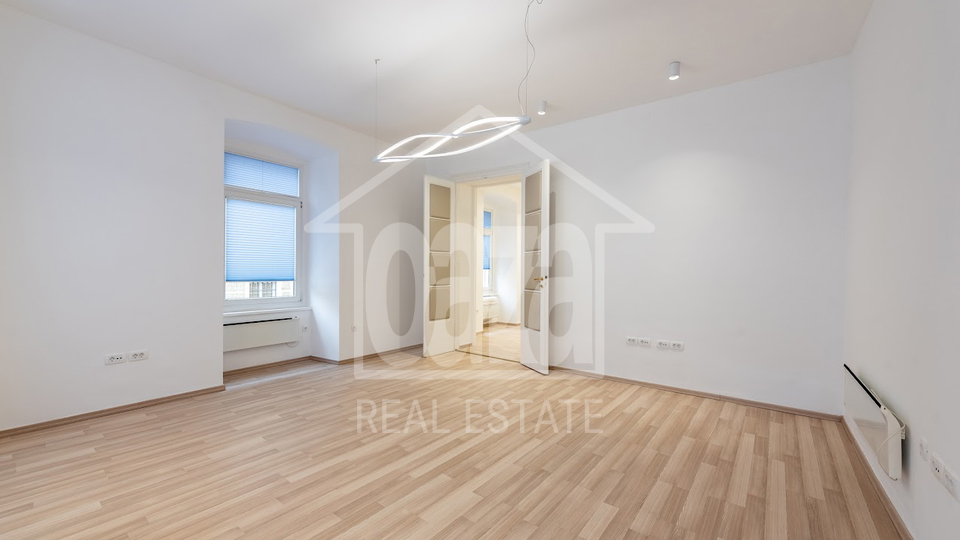 Rijeka&comma; centar&comma; prekrasan poslovni prostor&comma; 4 ureda