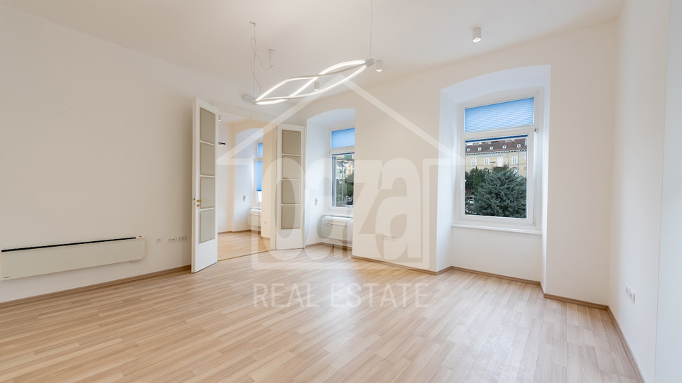 Rijeka&comma; centar&comma; prekrasan poslovni prostor&comma; 4 ureda