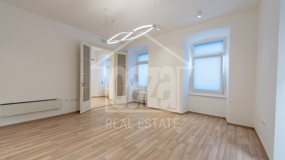 Rijeka&comma; centar&comma; prekrasan poslovni prostor&comma; 4 ureda
