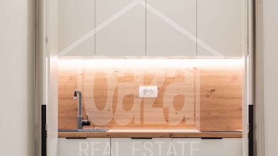 Rijeka&comma; centar&comma; prekrasan poslovni prostor&comma; 4 ureda