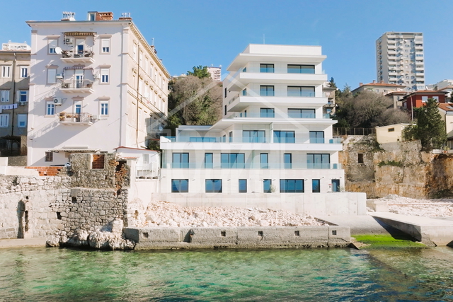 ODMAH USELJIVO - Pećine, 1 red do mora, luksuzna novogradnja