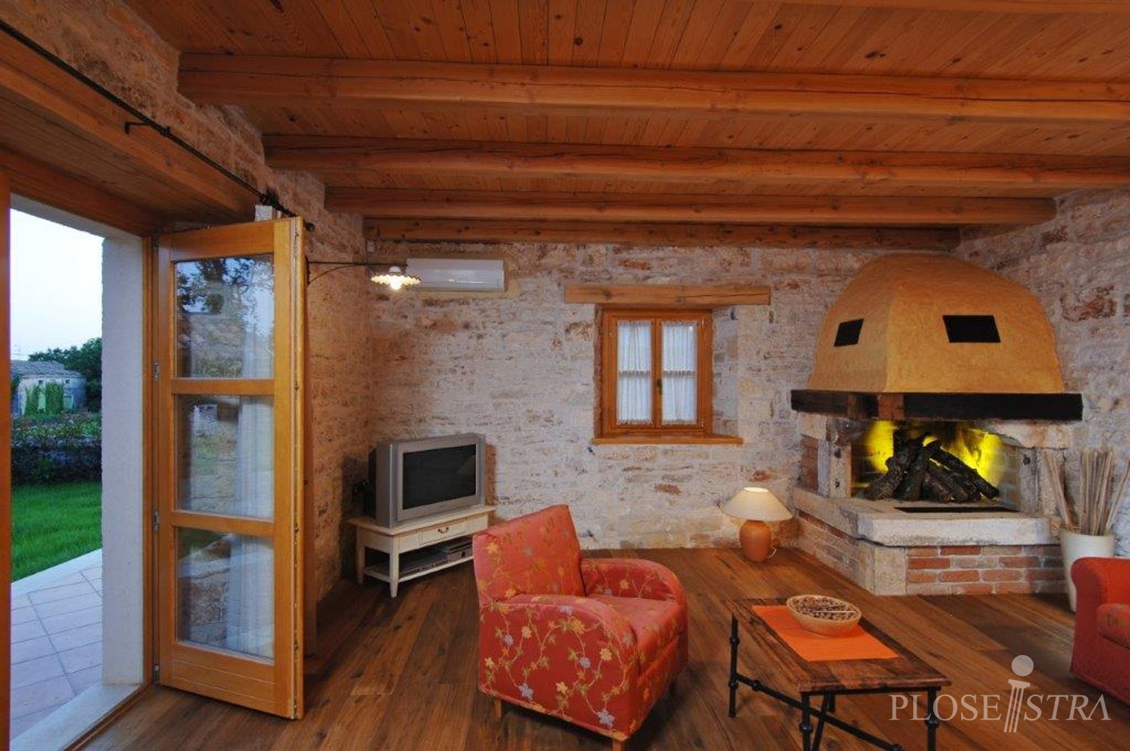 TRADICIONALNA, ISTARSKA KAMENA KUĆA SA BAZENOM!