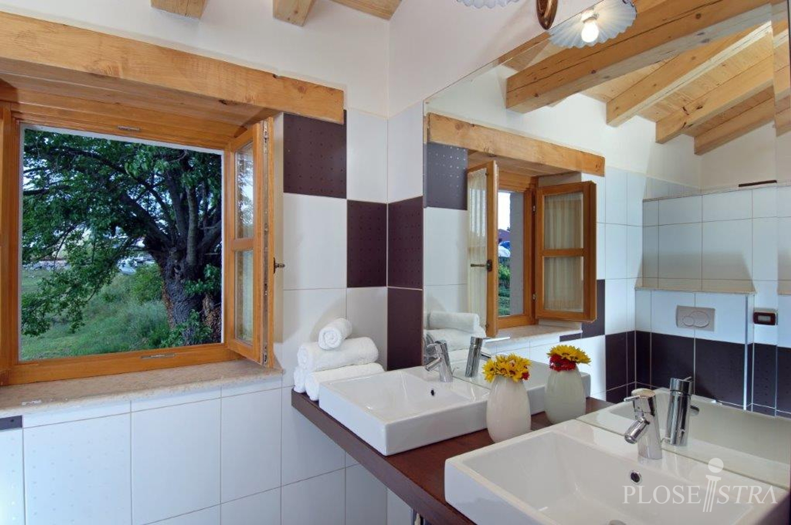 TRADICIONALNA, ISTARSKA KAMENA KUĆA SA BAZENOM!