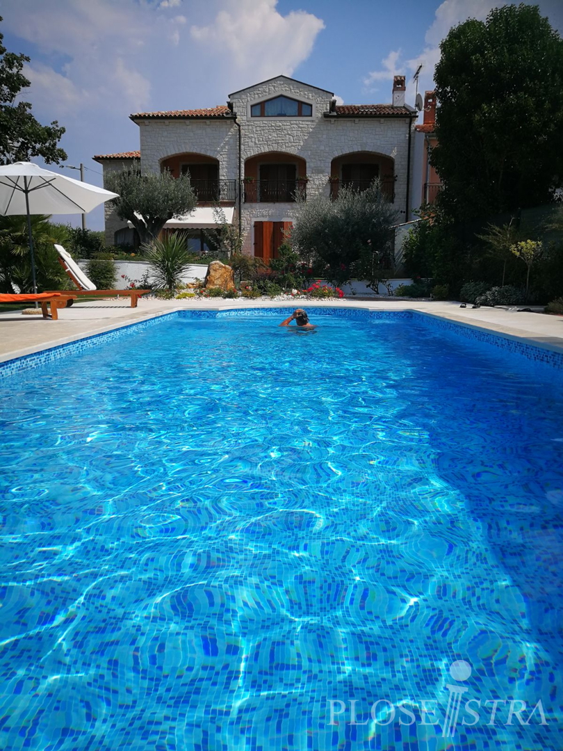 LUKSUZNA KAMENA KUĆA SA OTVORENIM POGLEDOM NA MORE!