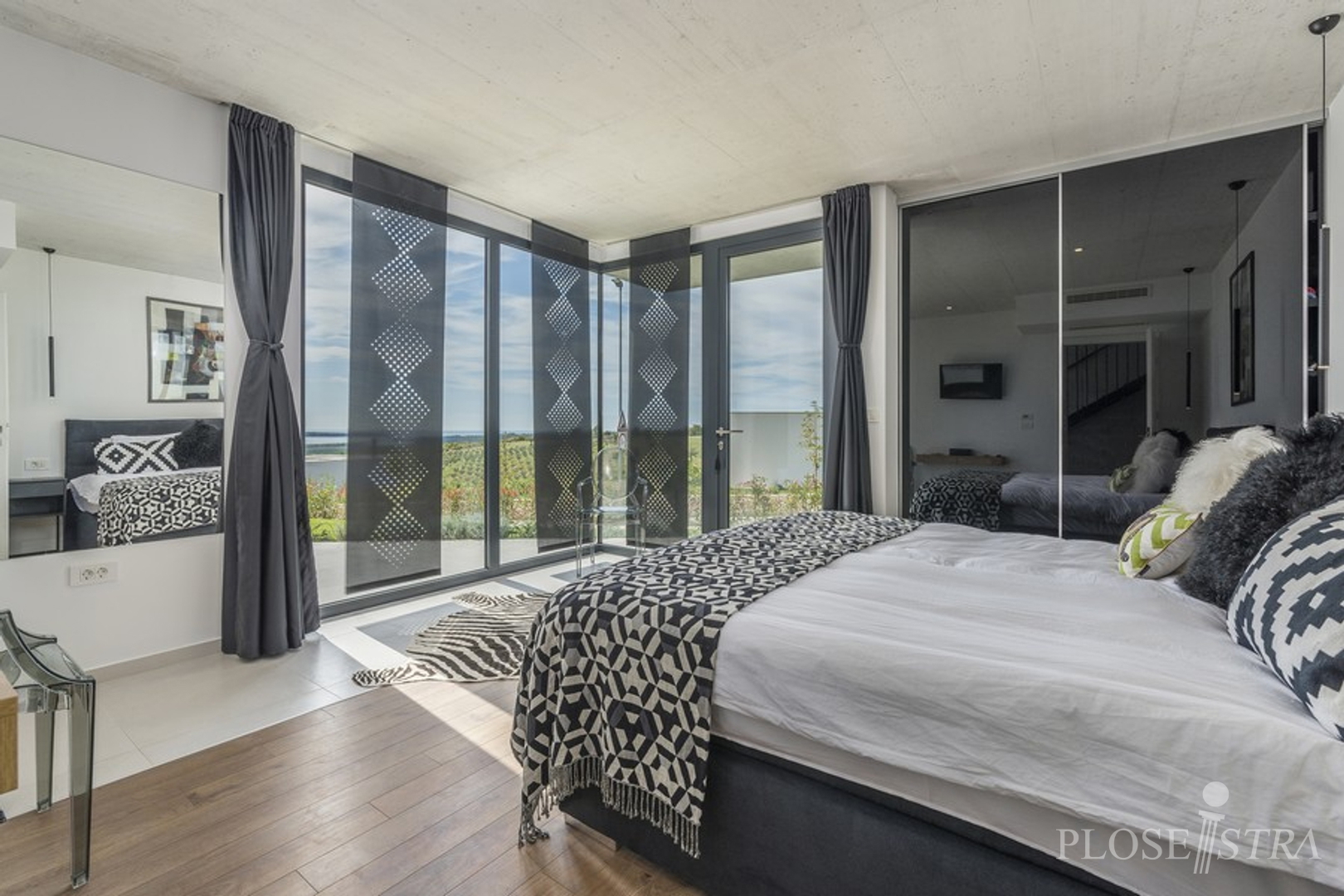 HOCHWERTIGE MODERNE VILLA MIT TOLLER AUSSICHT!