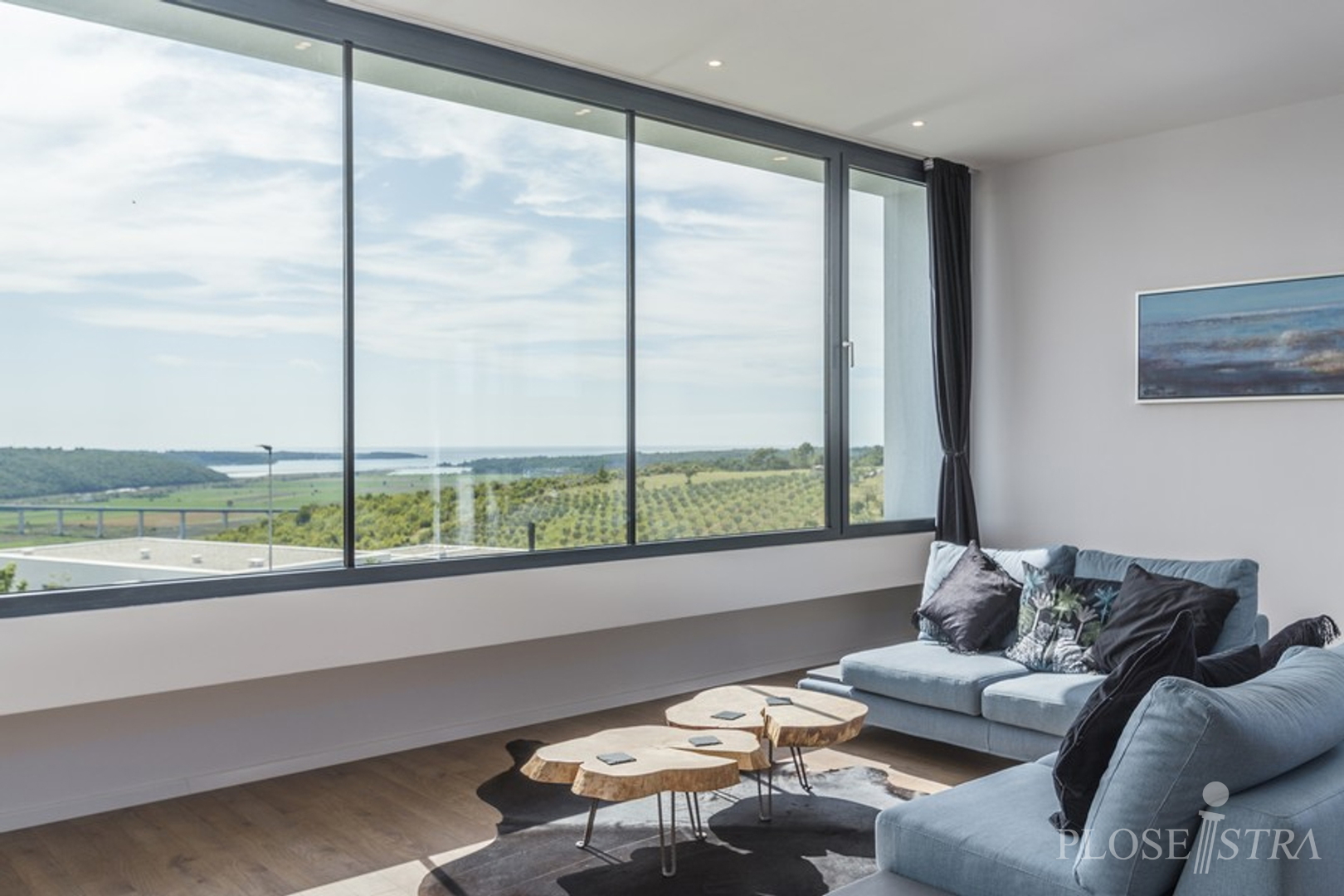HOCHWERTIGE MODERNE VILLA MIT TOLLER AUSSICHT!