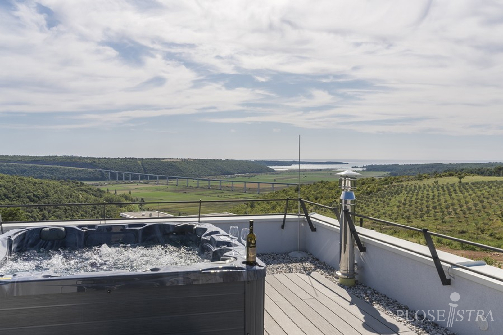 HOCHWERTIGE MODERNE VILLA MIT TOLLER AUSSICHT!