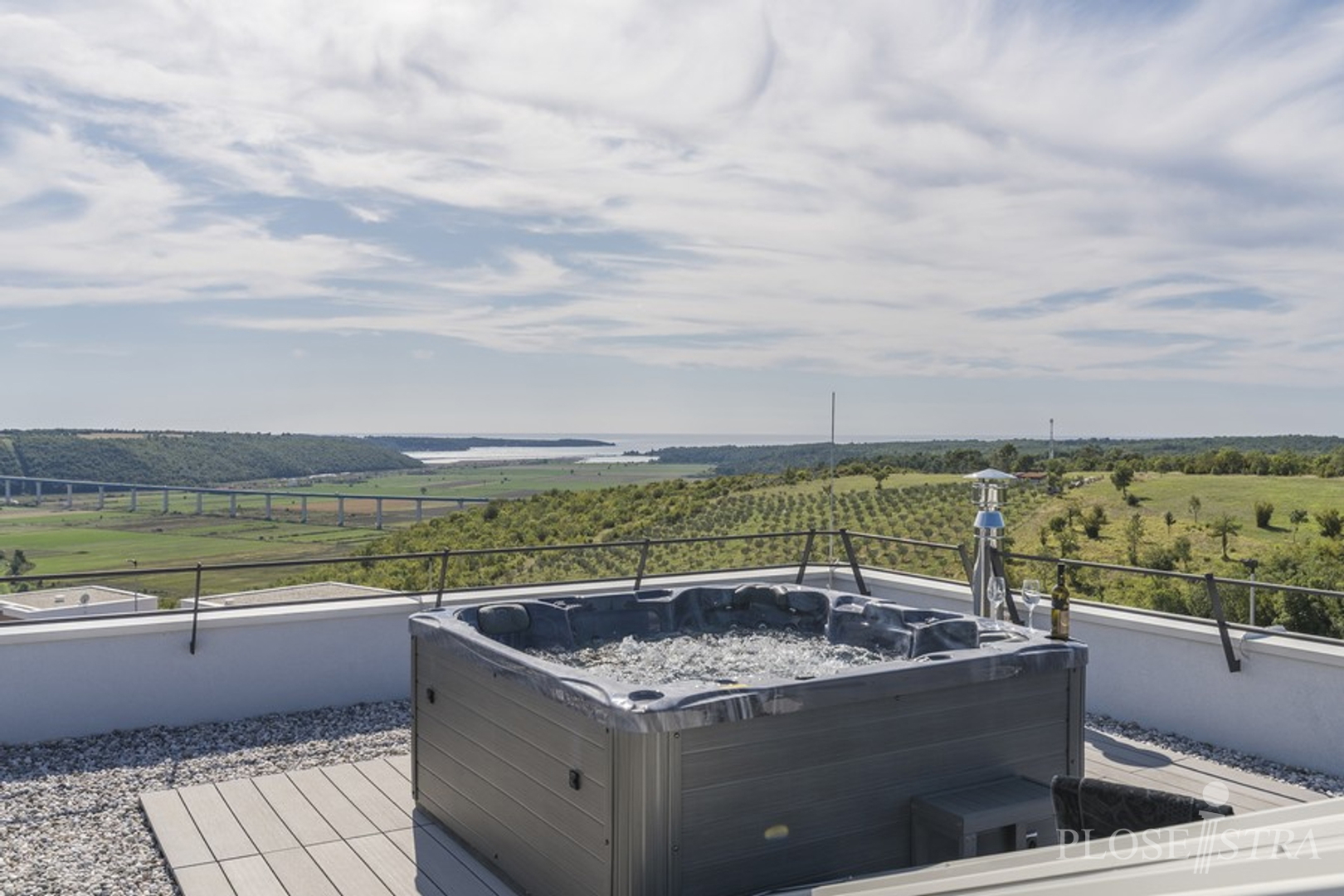 HOCHWERTIGE MODERNE VILLA MIT TOLLER AUSSICHT!