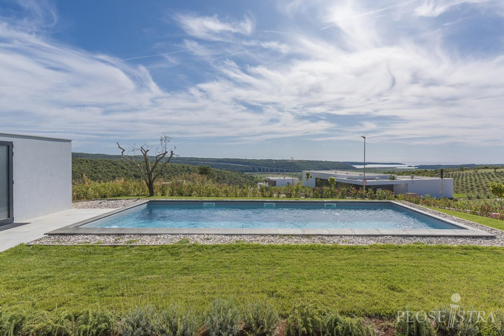 HOCHWERTIGE MODERNE VILLA MIT TOLLER AUSSICHT!