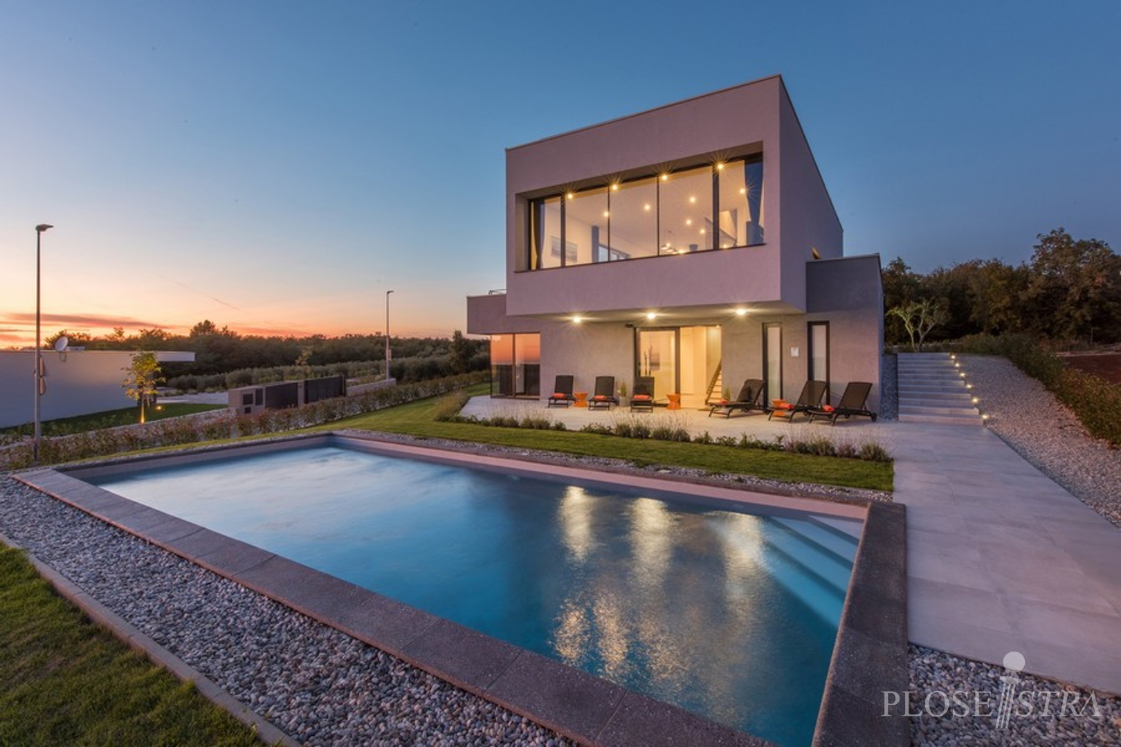 HOCHWERTIGE MODERNE VILLA MIT TOLLER AUSSICHT!