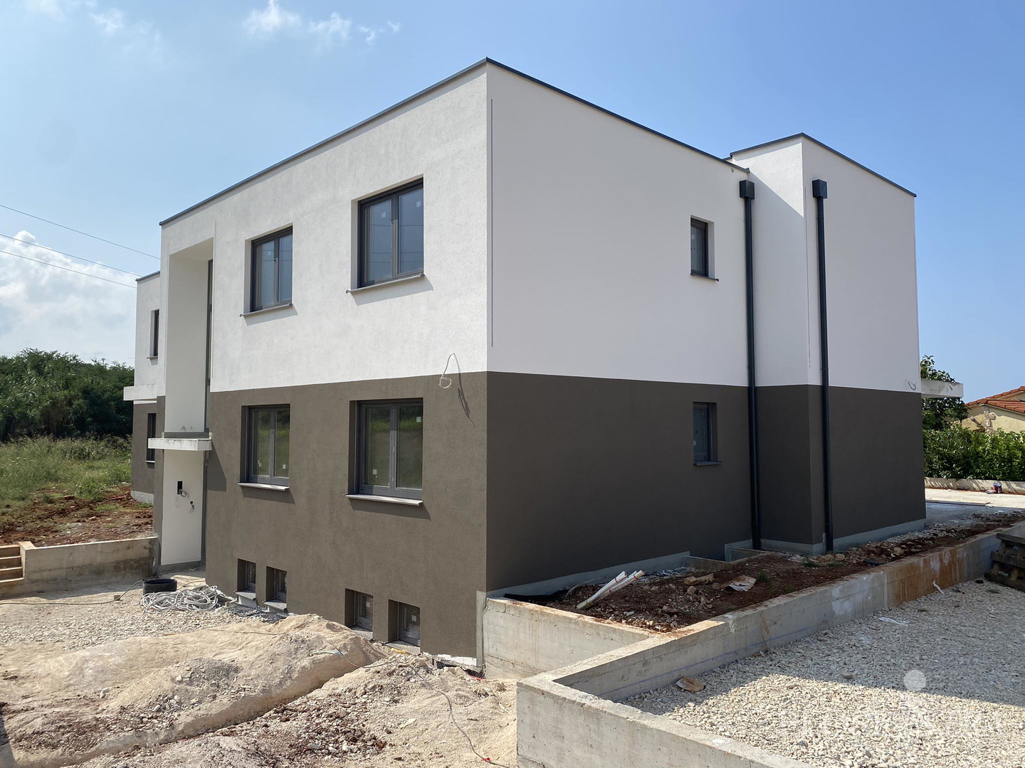 POREČ, TROSOBNI STAN, OKUĆNICA + BAZEN, PRODAJA!