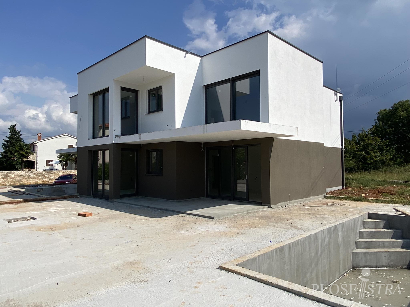 POREČ, TROSOBNI STAN, OKUĆNICA + BAZEN, PRODAJA!