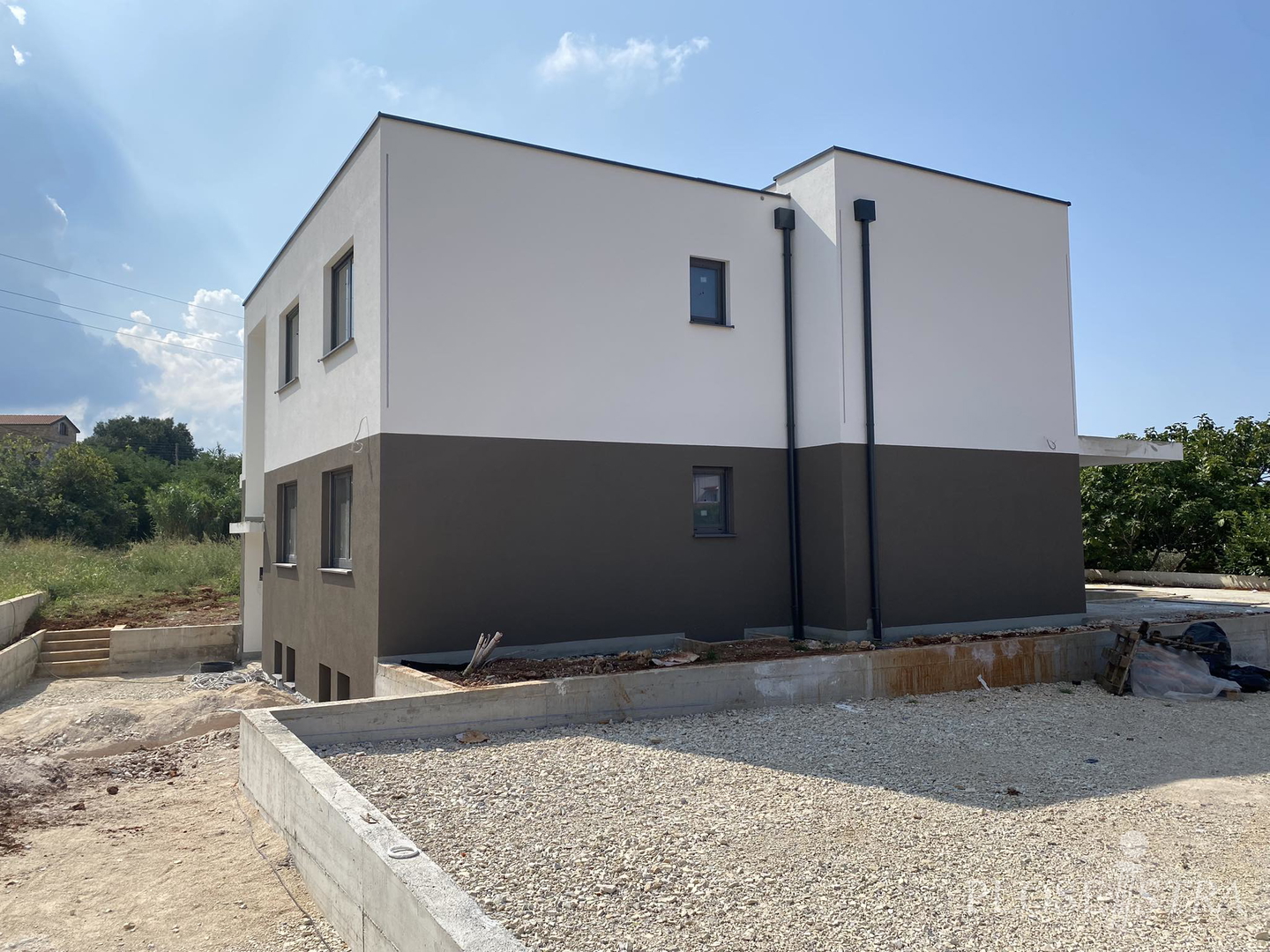 POREČ, TROSOBNI STAN, OKUĆNICA + BAZEN, PRODAJA!