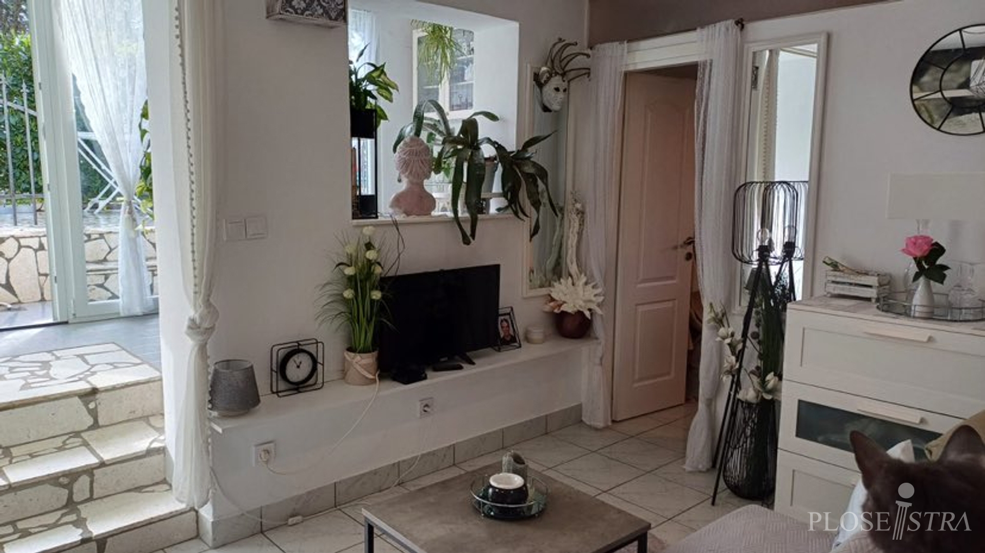 POREČ; STAN PRIZEMLJE; BLIZINA MORA I CENTRA!