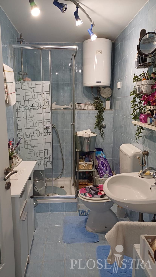 POREČ; STAN PRIZEMLJE; BLIZINA MORA I CENTRA!