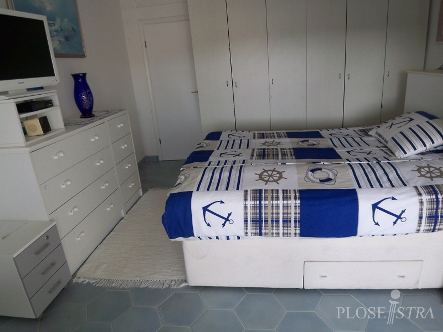 ATRAKTIVNA KUĆA SA 9 APARTMANA U POREČU NA VRHUNSKOJ LOKACIJI!!