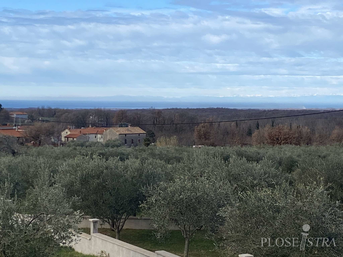 SCHÖNE FAMILIENVILLA MIT MEERBLICK! IN ENTWICKLUNG!