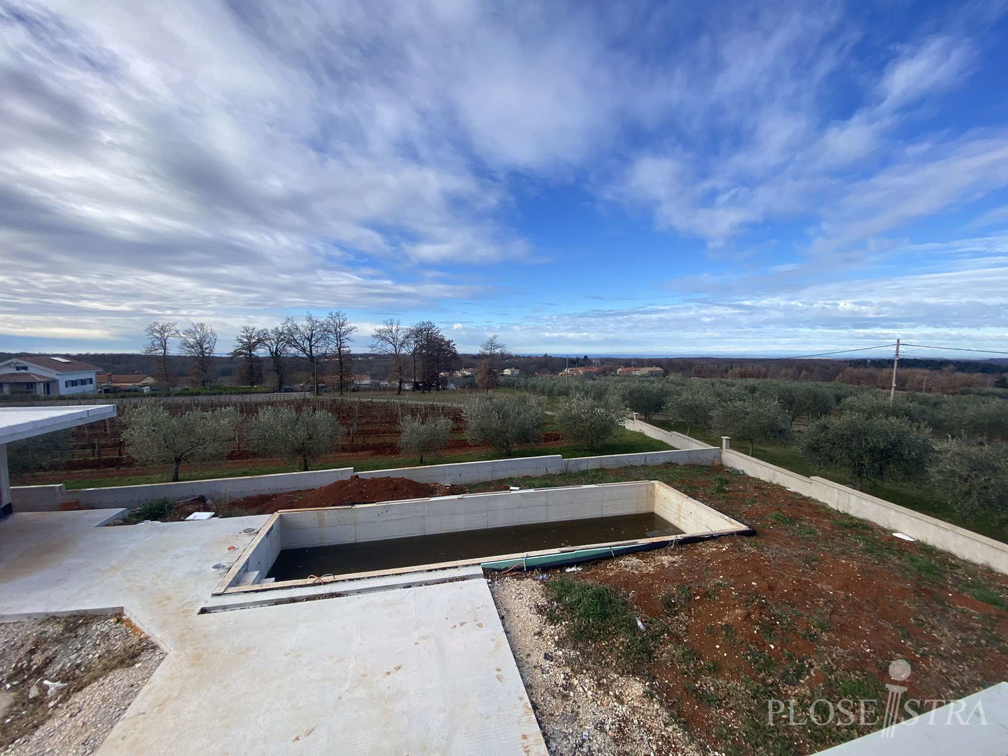 SCHÖNE FAMILIENVILLA MIT MEERBLICK! IN ENTWICKLUNG!