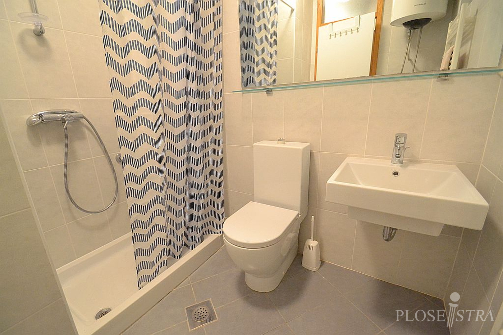 ATTRAKTIV - SCHÖNE WOHNUNG AUF EINER TOP STANDORT IN NOVIGRAD, GERADE 50m VOM MEER!
