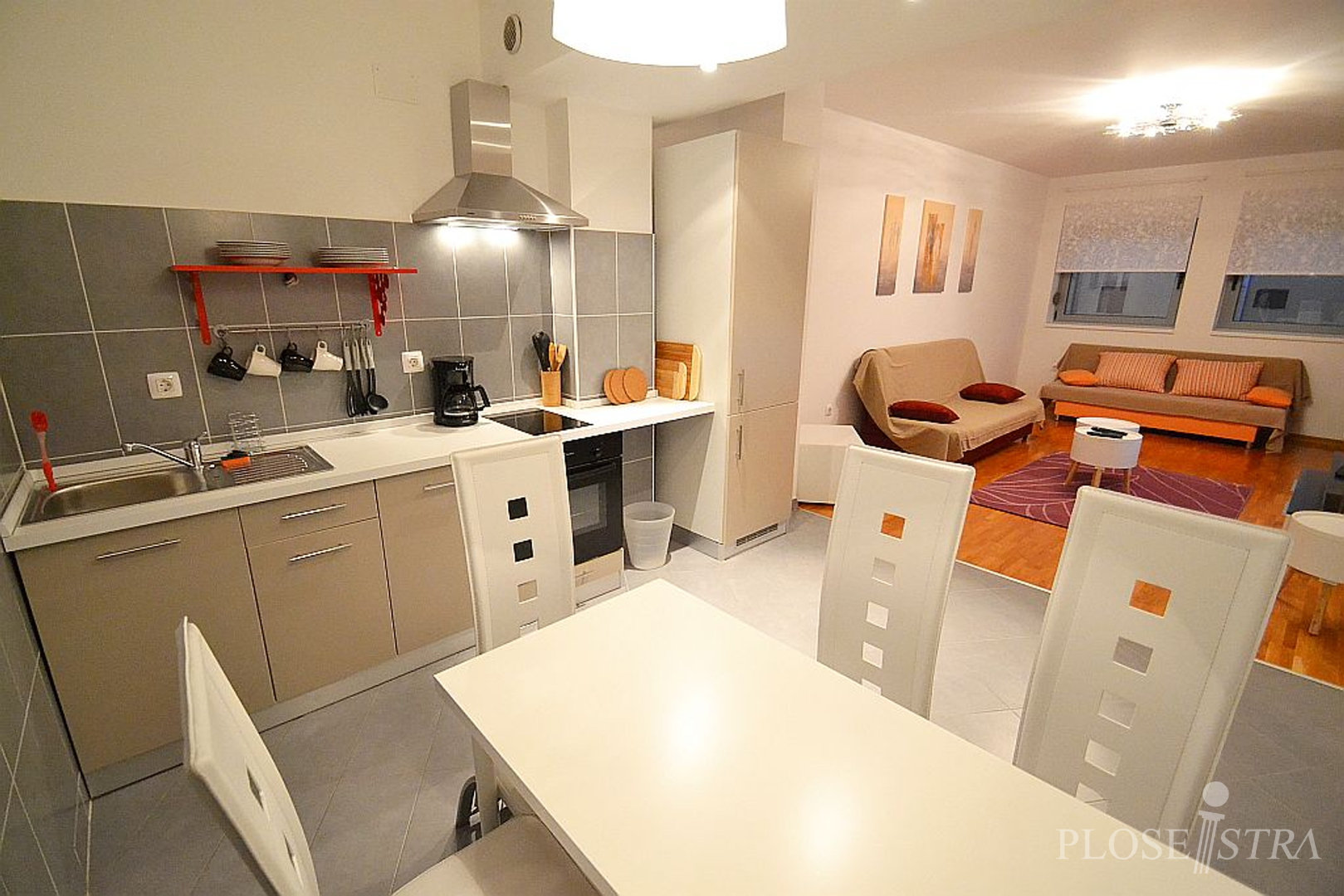 ATTRAKTIV - SCHÖNE WOHNUNG AUF EINER TOP STANDORT IN NOVIGRAD, GERADE 50m VOM MEER!