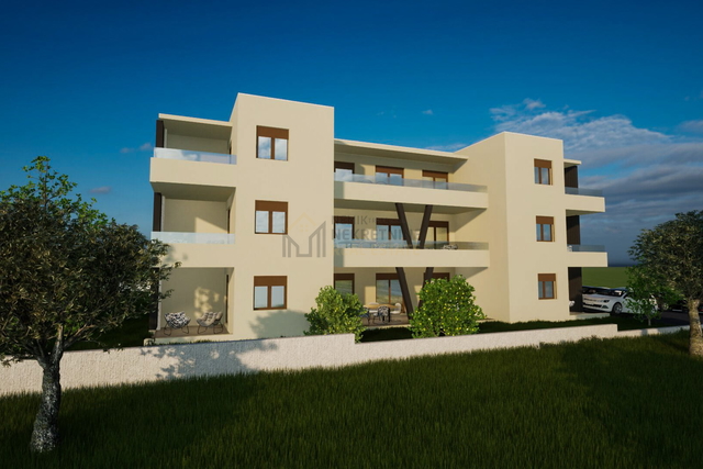 VODICE, PRODAJA STANA U PRIZEMLJU NOVOGRADNJE SA PRIPADAJUĆIM VRTOM