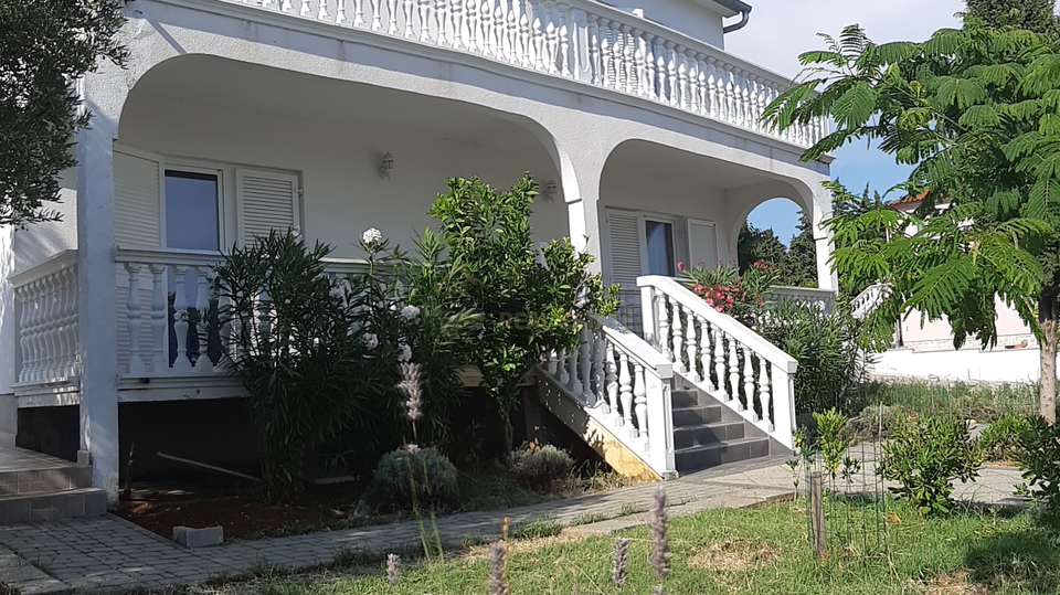 Vodice, house with four apartments and a big garden