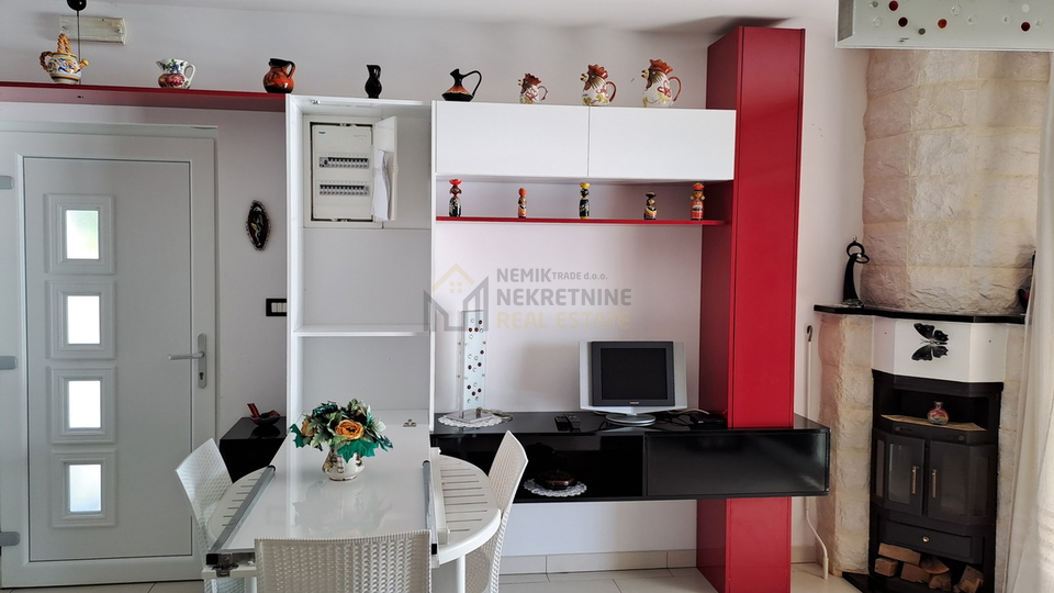 PAKOŠTAN, DRAGE, DVOETAŽNI STAN SA OTVORENIM POGLEDOM PREMA MORU  I GARAŽNIM MJESTOM