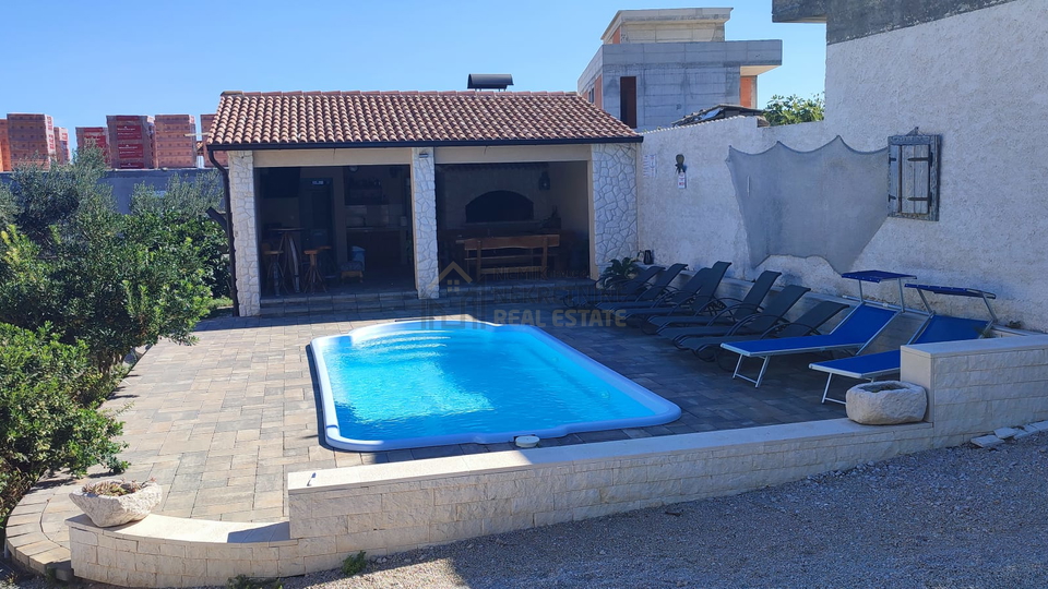 Vodice, house with a spacious yard and swimming pool