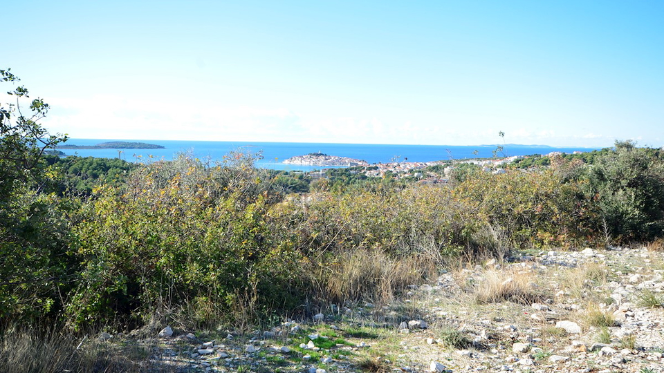 PRIMOŠTEN, ATTRACTIVE LAND WITH SEA VIEW