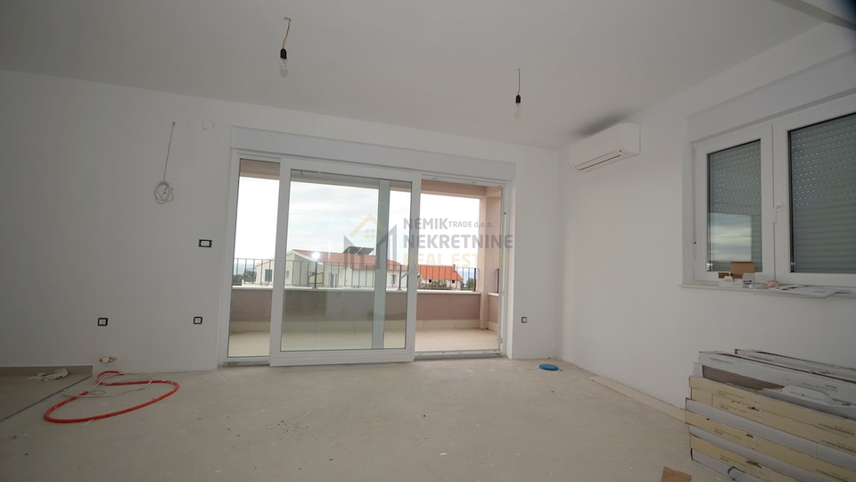 PRIMOŠTEN, NOVOGRADNJA, APARTMANI SPREMNI ZA USELJENJE