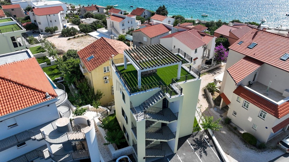 SEVID, GROUND FLOOR APARTMENT WITH 3 BEDROOMS 100 M FROM THE SEA