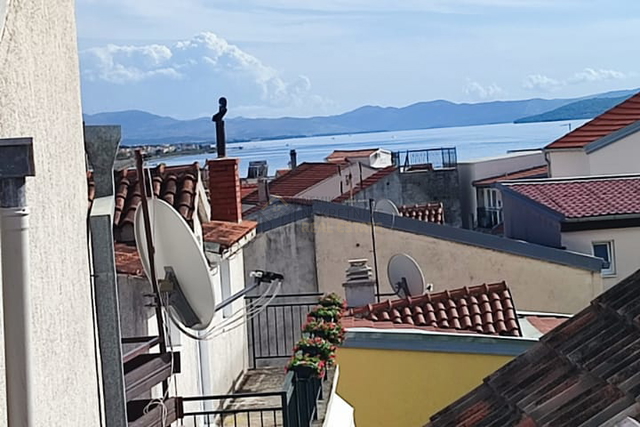 VODICE, STAN SA POGLEDOM NA MORE I GRAD