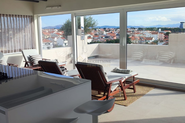 VODICE, FULLY FURNISHED PENTHOUSE IN THE CENTER WITH A ROOF TERRACE