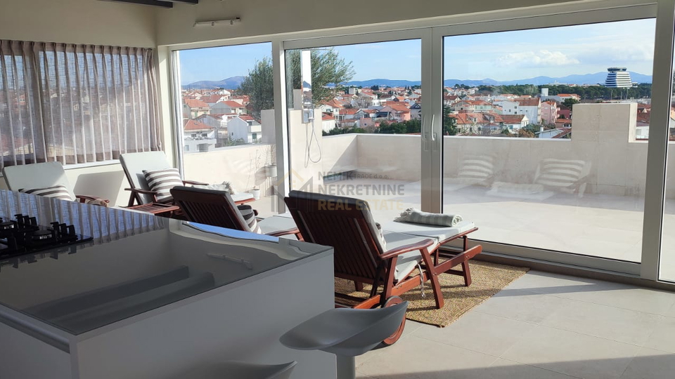 VODICE, FULLY FURNISHED PENTHOUSE IN THE CENTER WITH A ROOF TERRACE