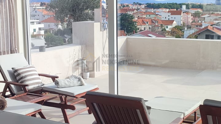 VODICE, FULLY FURNISHED PENTHOUSE IN THE CENTER WITH A ROOF TERRACE