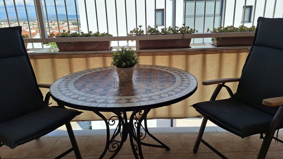 VODICE, THREE-ROOM APARTMENT WITH SEA VIEW