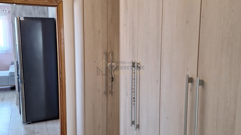 VODICE, THREE-ROOM APARTMENT WITH SEA VIEW