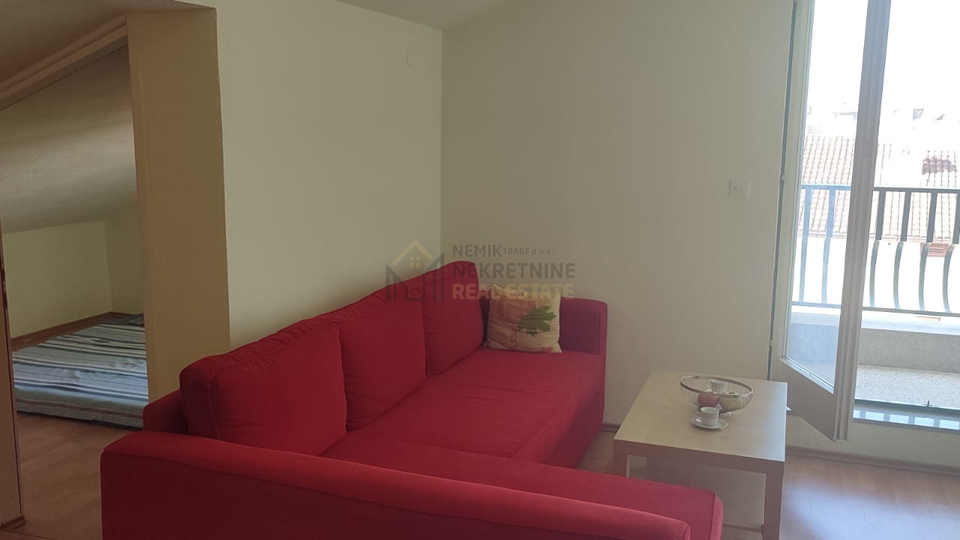 Vodice, small apartment in the center with a sea view