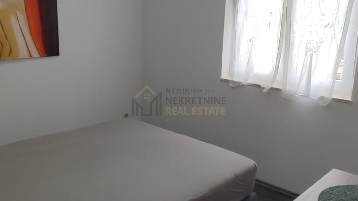 VODICE, HOUSE IN A GREAT LOCATION WITH 5 RESIDENTIAL UNITS