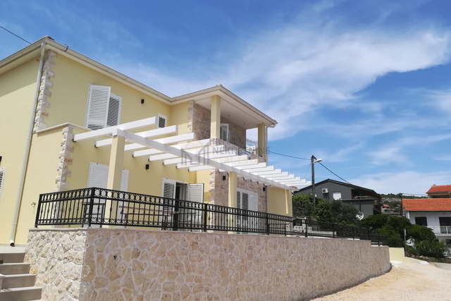 ROGOZNICA, NEW HOUSE ONLY 5 M FROM THE SEA