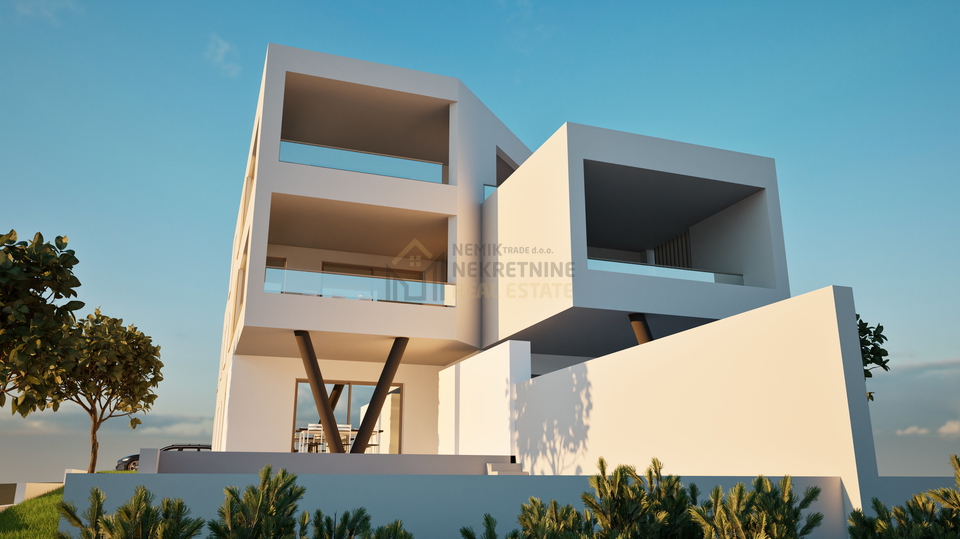 VODICE, DVOSOBAN STAN SA VLASTITIM BAZENOM U PRIZEMLJU MODERNE NOVOGRADNJE