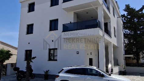 SRIMA&comma; APARTMANSKA KU&Cacute;A SA 5 APARTMANA I OTVORENIM POGLEDOM