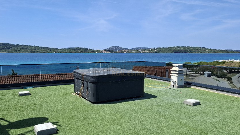 SRIMA&comma; APARTMANSKA KU&Cacute;A SA 5 APARTMANA I OTVORENIM POGLEDOM
