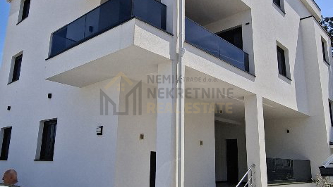 SRIMA&comma; APARTMANSKA KU&Cacute;A SA 5 APARTMANA I OTVORENIM POGLEDOM