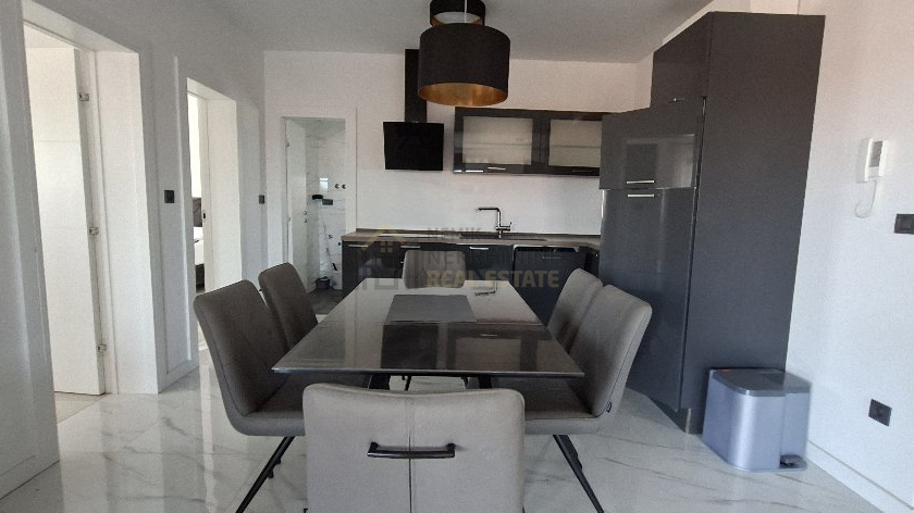 SRIMA&comma; APARTMANSKA KU&Cacute;A SA 5 APARTMANA I OTVORENIM POGLEDOM