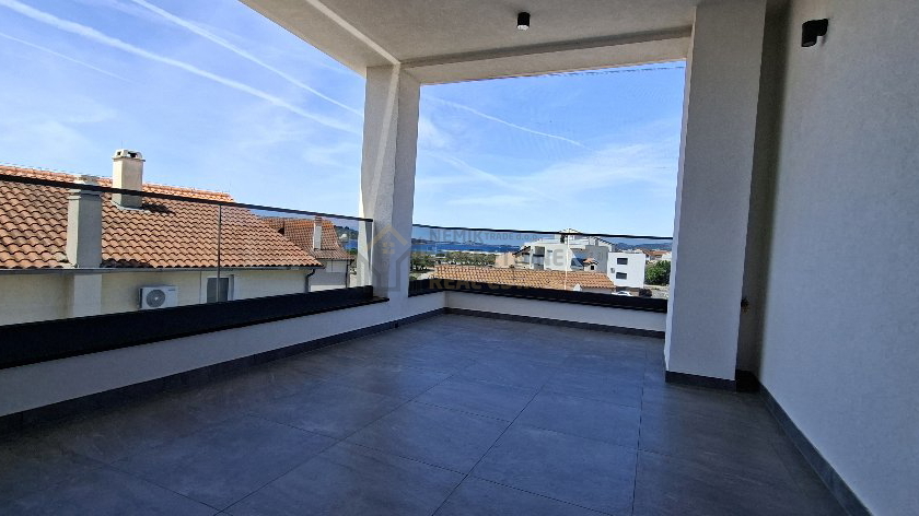 SRIMA&comma; APARTMANSKA KU&Cacute;A SA 5 APARTMANA I OTVORENIM POGLEDOM